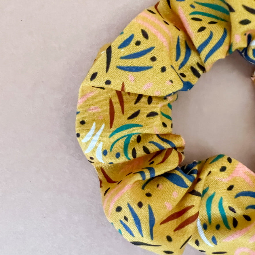 Mustard Lion King Scrunchie Set
