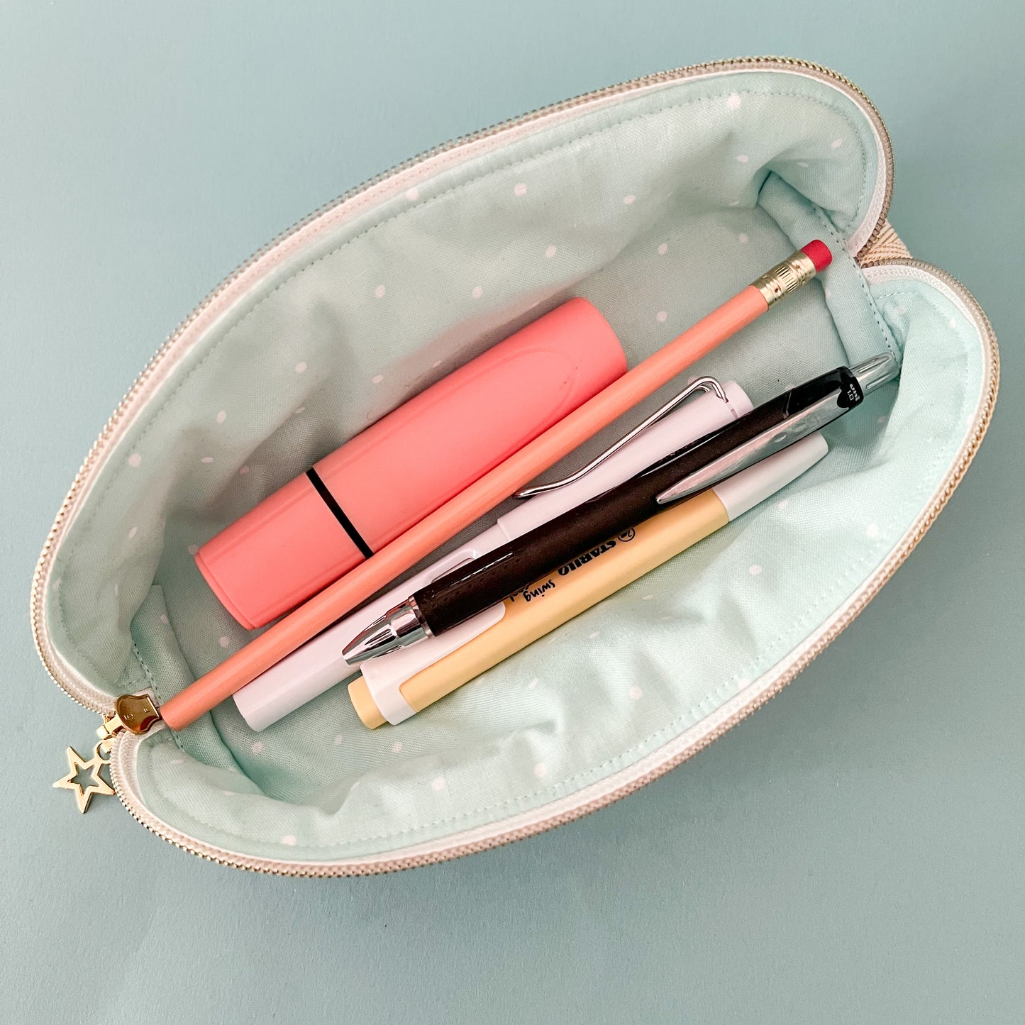 Hamilton Open Wide Pouches