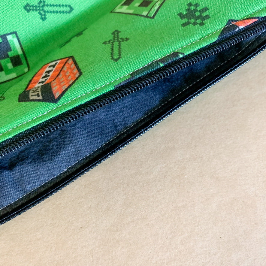 Minecraft Free Standing Pouch