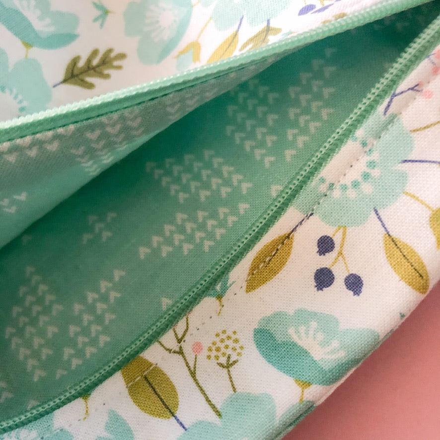 Vintage Floral Flat Lay Pouch